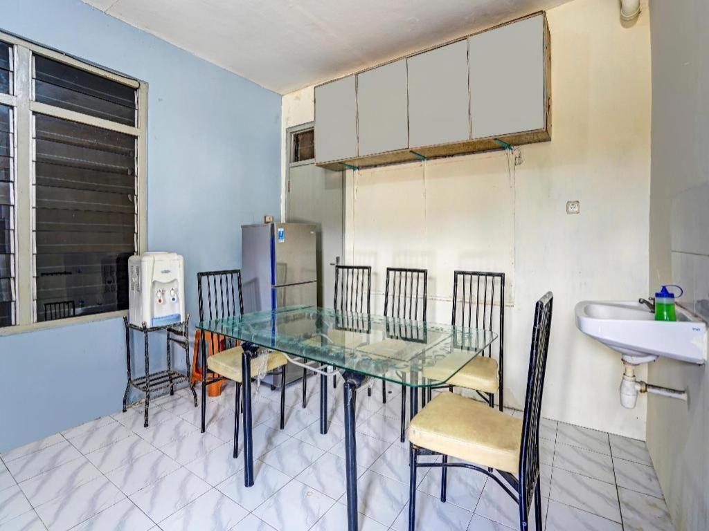 Spot On 90147 Gosepa Ambengan Plaza Otel Surabaya Dış mekan fotoğraf