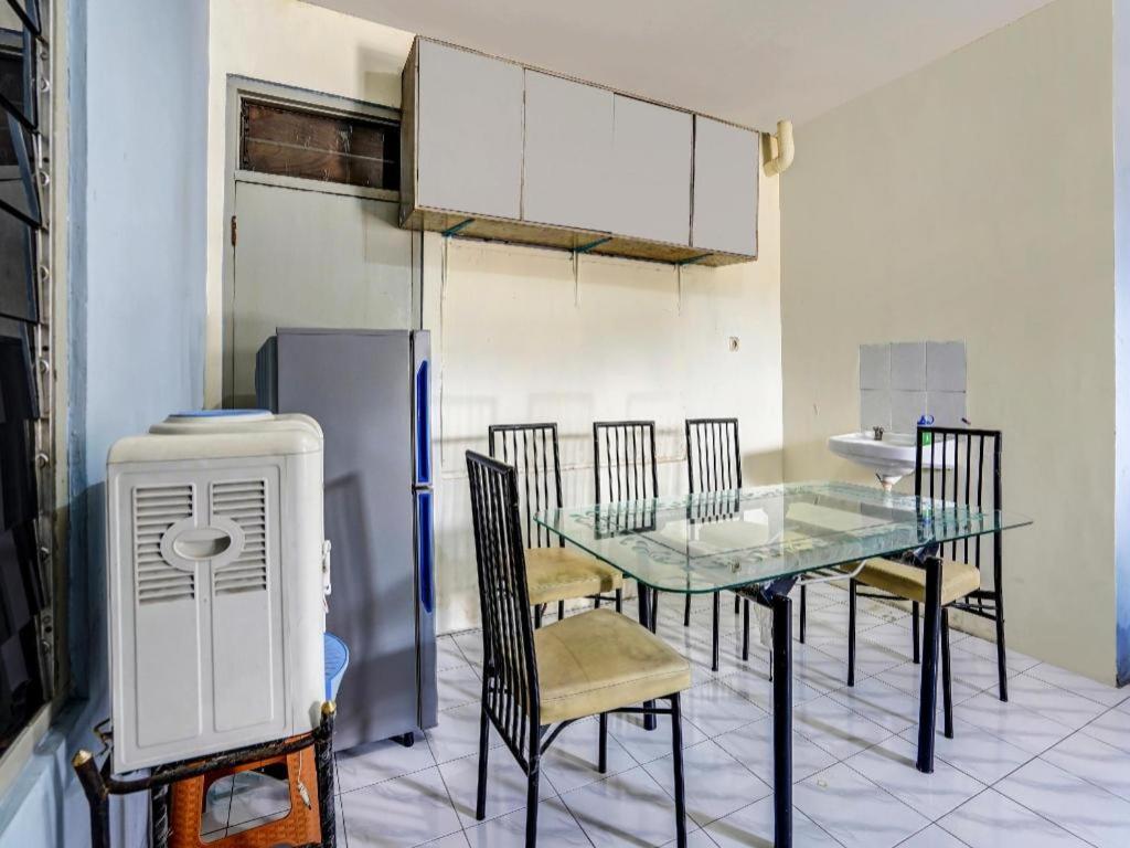 Spot On 90147 Gosepa Ambengan Plaza Otel Surabaya Dış mekan fotoğraf