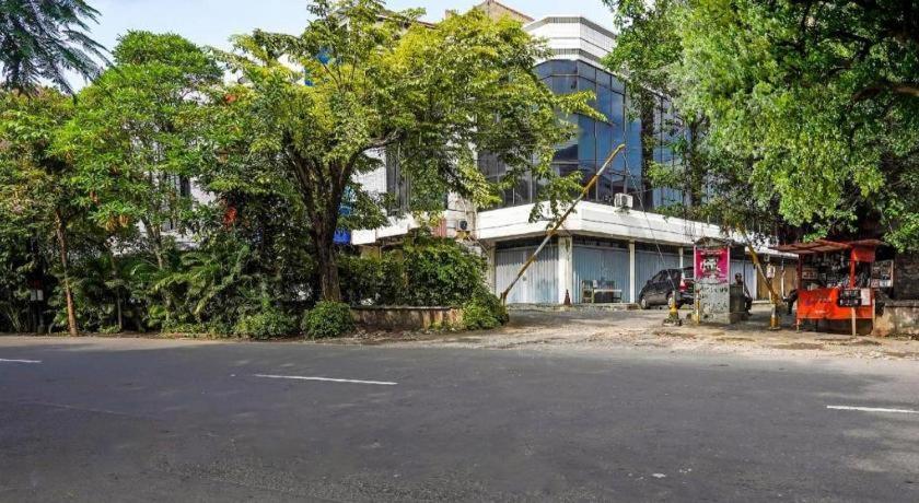 Spot On 90147 Gosepa Ambengan Plaza Otel Surabaya Dış mekan fotoğraf